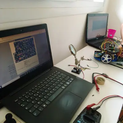 Robot Suiveur de Ligne à Grande Vitesse – photo 8 sur 19